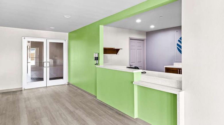 <b>WoodSpring Suites South Houston Hobby Lobby</b>. Images powered by <a href="https://iceportal.shijigroup.com/" title="IcePortal" target="_blank">IcePortal</a>.
