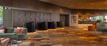 Haven Hotel Rotterdam, Curio Collection Lobby