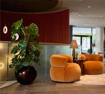 Haven Hotel Rotterdam, Curio Collection Lobby