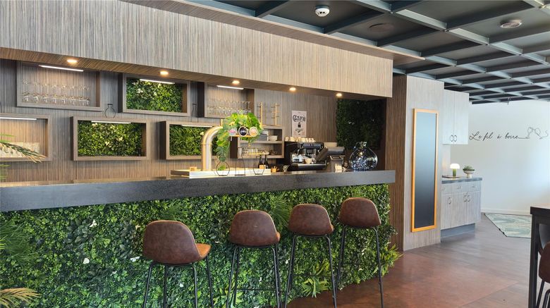 <b>Best Western Voiron Restaurant</b>. Images powered by <a href="https://iceportal.shijigroup.com/" title="IcePortal" target="_blank">IcePortal</a>.