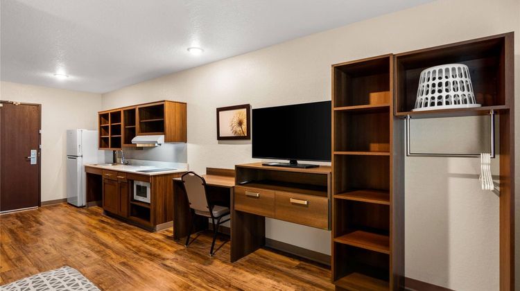 WoodSpring Suites Port St Lucie Suite