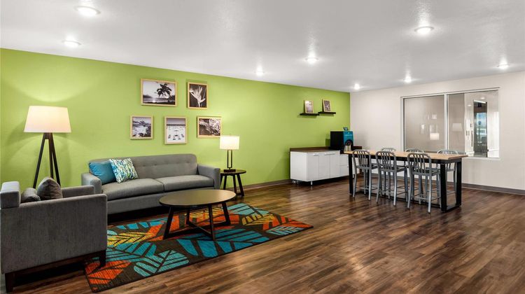 WoodSpring Suites Port St Lucie Lobby