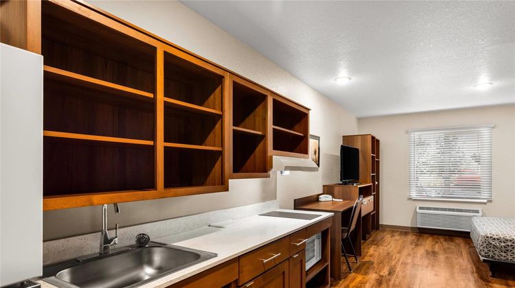 WoodSpring Suites Port St Lucie Suite