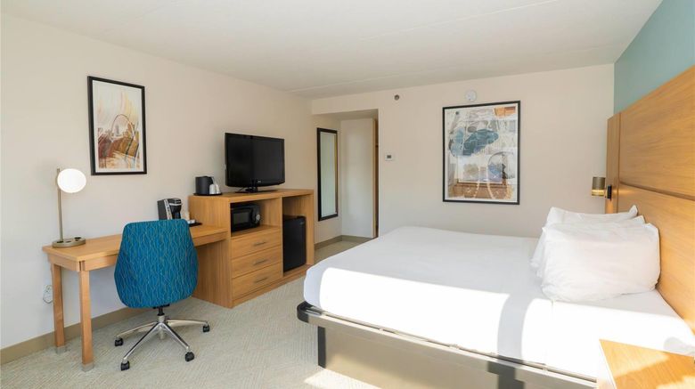 <b>Elimwood Hotel, A Ramada by Wyndham Room</b>. Images powered by <a href="https://iceportal.shijigroup.com/" title="IcePortal" target="_blank">IcePortal</a>.