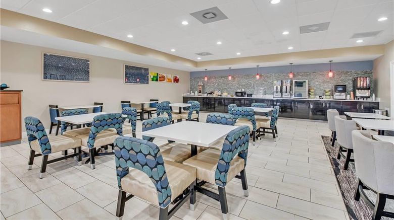 <b>Quality Inn Dalton East Restaurant</b>. Images powered by <a href="https://iceportal.shijigroup.com/" title="IcePortal" target="_blank">IcePortal</a>.