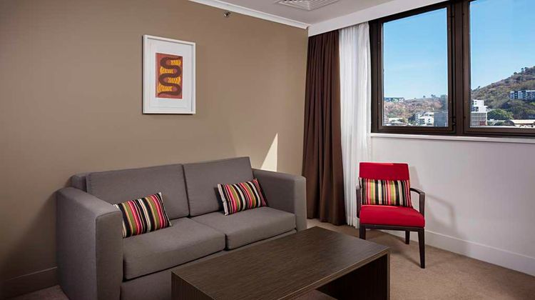 Hotel Grand Chancellor Townsville Suite
