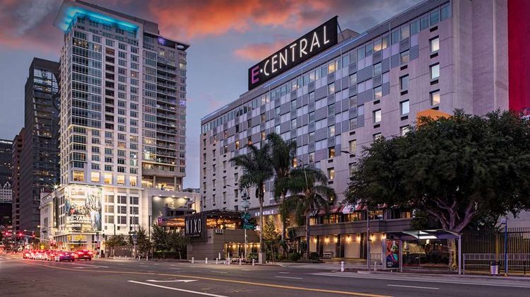 E-Central Downtown Los Angeles Hotel Exterior