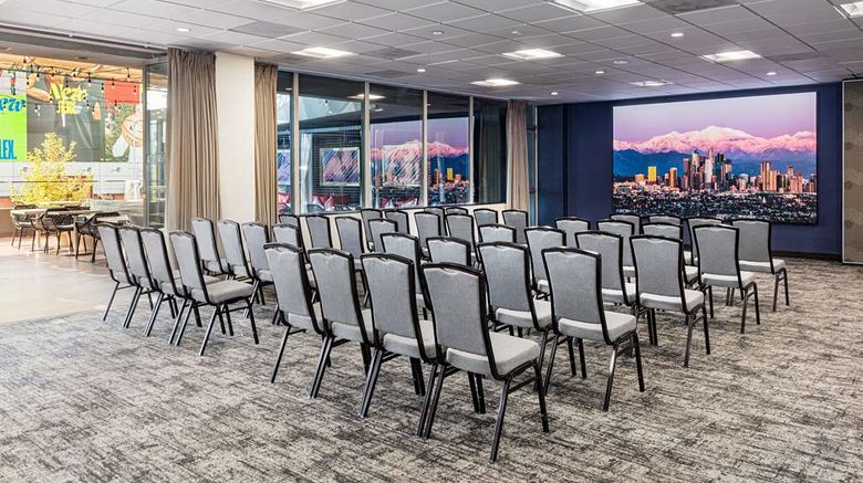 <b>E-Central Downtown Los Angeles Hotel Meeting</b>. Images powered by <a href="https://iceportal.shijigroup.com/" title="IcePortal" target="_blank">IcePortal</a>.