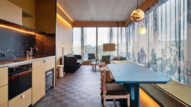 <b>Mix Hotel Suite</b>. Images powered by <a href="https://iceportal.shijigroup.com/" title="IcePortal" target="_blank">IcePortal</a>.