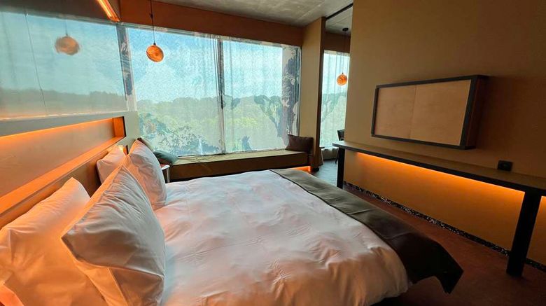 <b>Mix Hotel Room</b>. Images powered by <a href="https://iceportal.shijigroup.com/" title="IcePortal" target="_blank">IcePortal</a>.
