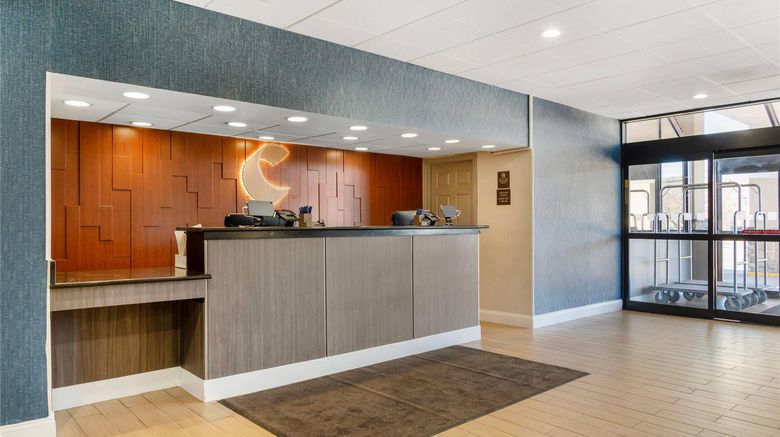 <b>Comfort Inn & Suites Danbury-Bethel Lobby</b>. Images powered by <a href="https://iceportal.shijigroup.com/" title="IcePortal" target="_blank">IcePortal</a>.
