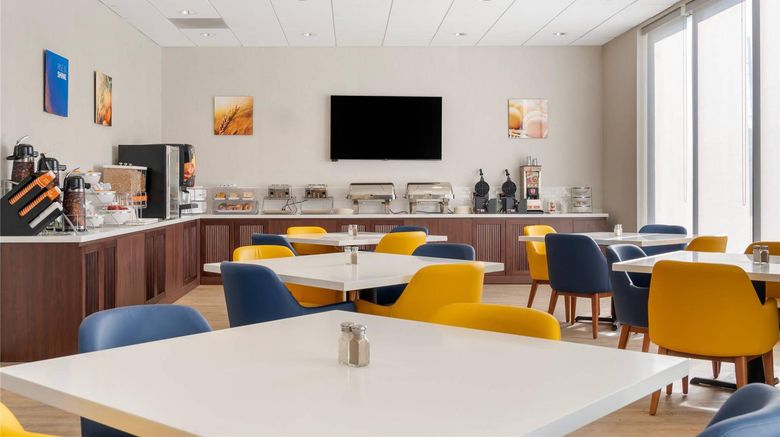 <b>Comfort Inn & Suites Danbury-Bethel Restaurant</b>. Images powered by <a href="https://iceportal.shijigroup.com/" title="IcePortal" target="_blank">IcePortal</a>.