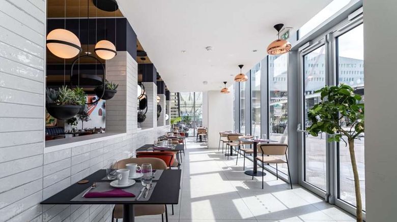 <b>Hilton Lille Restaurant</b>. Images powered by <a href="https://iceportal.shijigroup.com/" title="IcePortal" target="_blank">IcePortal</a>.