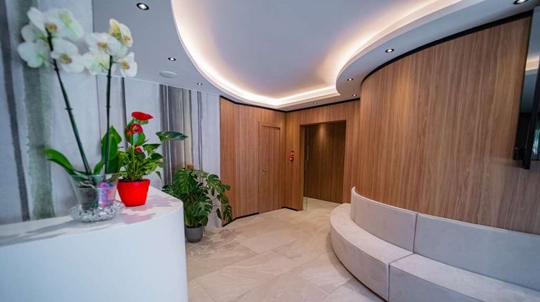 <b>Best Western Plus Sabaudia Hotel & Spa Lobby</b>. Images powered by <a href="https://iceportal.shijigroup.com/" title="IcePortal" target="_blank">IcePortal</a>.