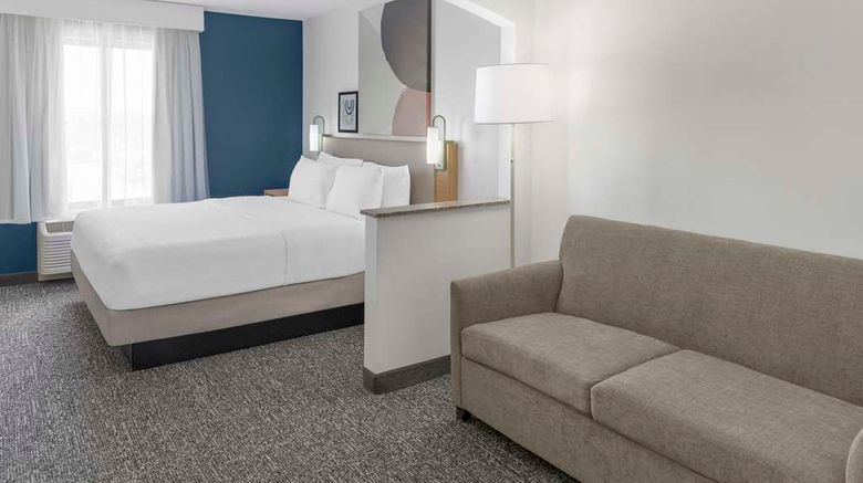 <b>Spark By Hilton Lansing Room</b>. Images powered by <a href="https://iceportal.shijigroup.com/" title="IcePortal" target="_blank">IcePortal</a>.