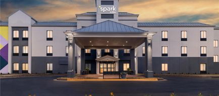 Spark By Hilton Lansing Exterior