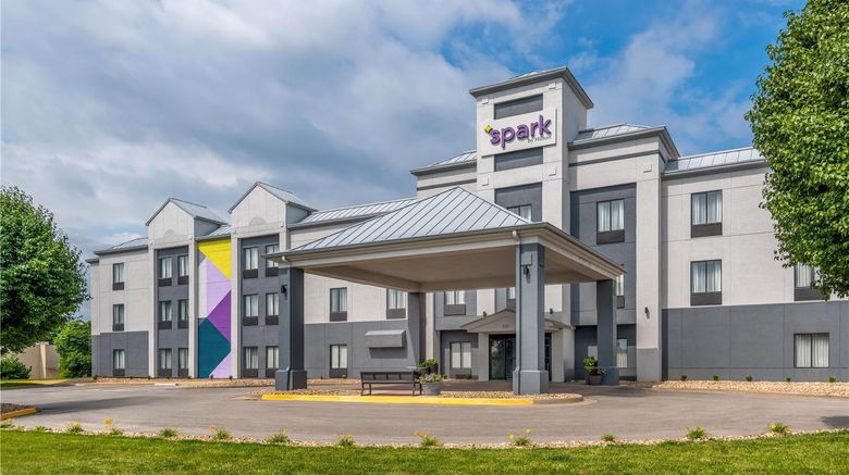 <b>Spark By Hilton Lansing Exterior</b>. Images powered by <a href="https://iceportal.shijigroup.com/" title="IcePortal" target="_blank">IcePortal</a>.