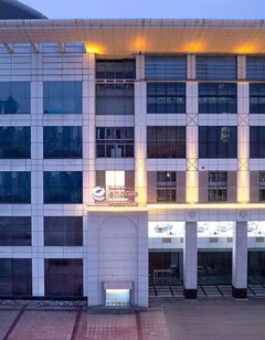 Ramada Encore Wuhan Intl Conf Center