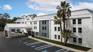 Spark by Hilton Tampa Brandon
