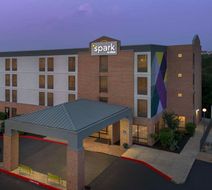 Spark by Hilton NW near Six Flags Exterior