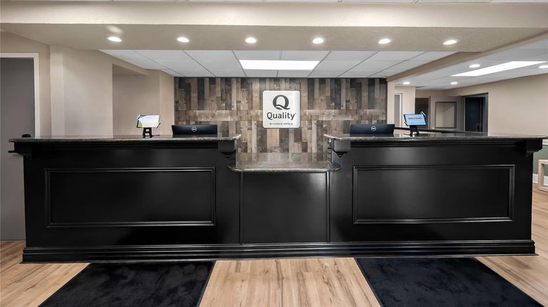 <b>Quality Inn Fort Myers Cape Coral Lobby</b>. Images powered by <a href="https://iceportal.shijigroup.com/" title="IcePortal" target="_blank">IcePortal</a>.