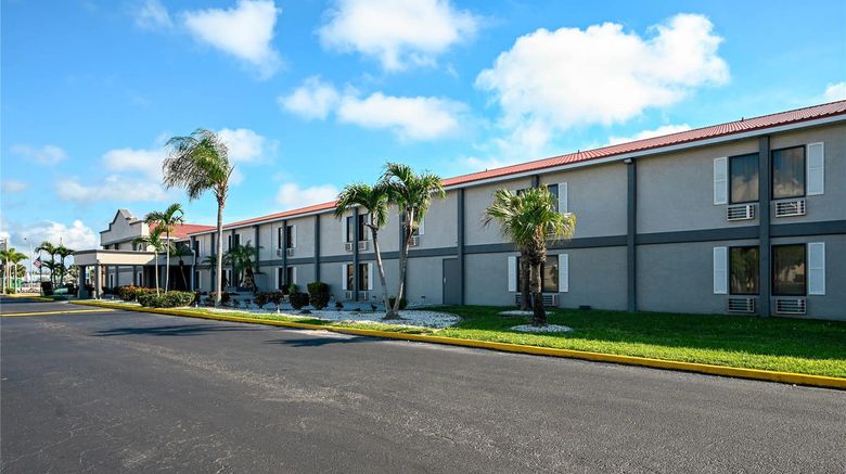 <b>Quality Inn Fort Myers Cape Coral Exterior</b>. Images powered by <a href="https://iceportal.shijigroup.com/" title="IcePortal" target="_blank">IcePortal</a>.