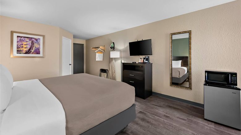 <b>Quality Inn Fort Myers Cape Coral Room</b>. Images powered by <a href="https://iceportal.shijigroup.com/" title="IcePortal" target="_blank">IcePortal</a>.