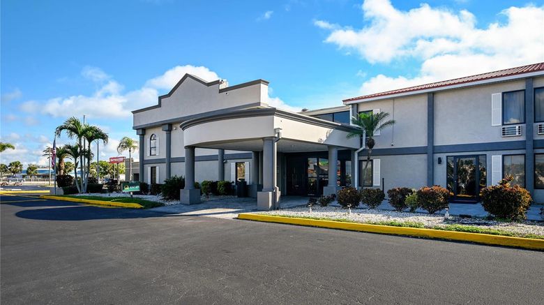 <b>Quality Inn Fort Myers Cape Coral Exterior</b>. Images powered by <a href="https://iceportal.shijigroup.com/" title="IcePortal" target="_blank">IcePortal</a>.
