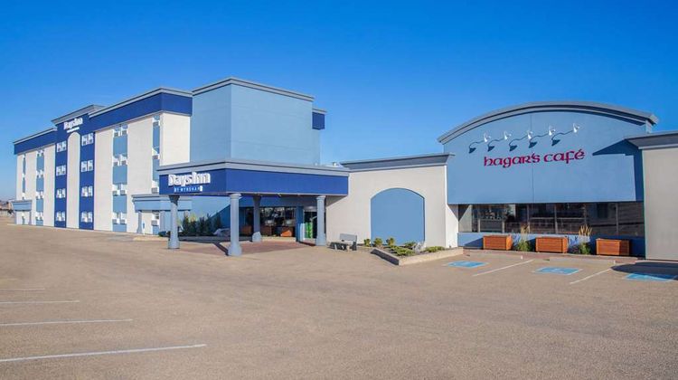 Days Inn & Conference Centre by Wyndham Exterior