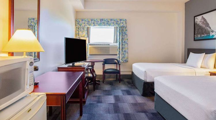 Days Inn & Conference Centre by Wyndham Room