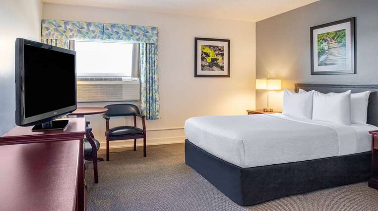 Days Inn & Conference Centre by Wyndham Room