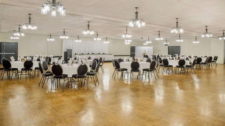 Days Inn & Conference Centre by Wyndham Meeting