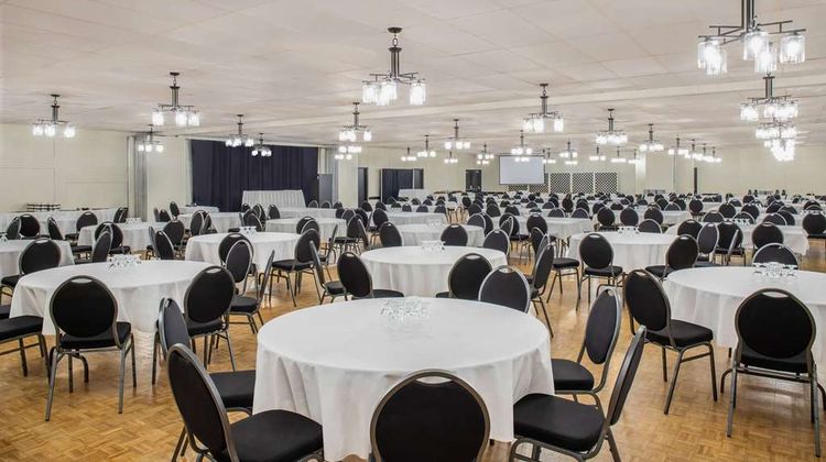 Days Inn & Conference Centre by Wyndham Meeting