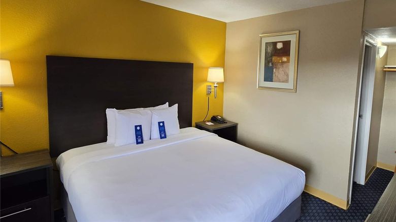<b>Howard Johnson by Wyndham Odessa Room</b>. Images powered by <a href="https://iceportal.shijigroup.com/" title="IcePortal" target="_blank">IcePortal</a>.