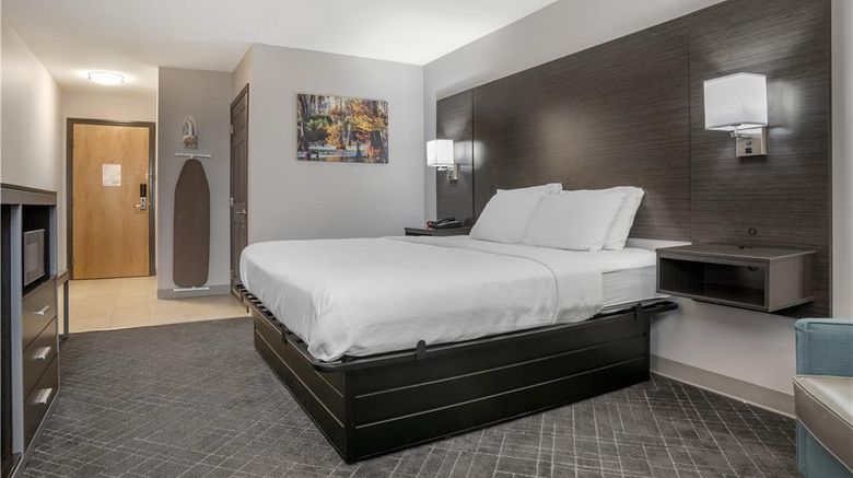 <b>SureStay Plus BW St James Donaldsonville Room</b>. Images powered by <a href="https://iceportal.shijigroup.com/" title="IcePortal" target="_blank">IcePortal</a>.
