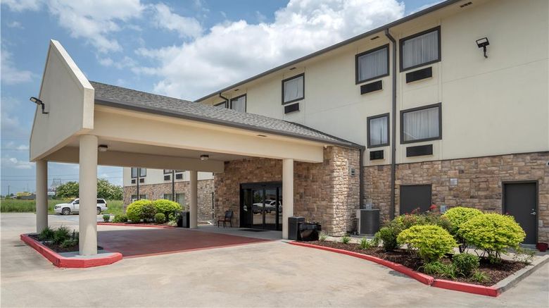 SureStay Plus BW St James Donaldsonville Exterior. Images powered by <a href="https://iceportal.shijigroup.com" target="_blank" rel="noopener">Ice Portal</a>.