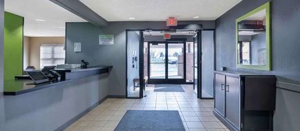 MainStay Suites Columbus North Worthington Lobby