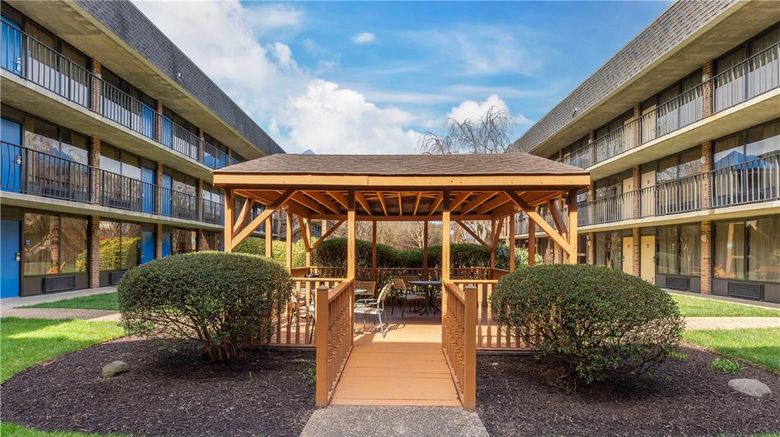<b>Suburban Studios Tysons Corner Other</b>. Images powered by <a href="https://iceportal.shijigroup.com/" title="IcePortal" target="_blank">IcePortal</a>.