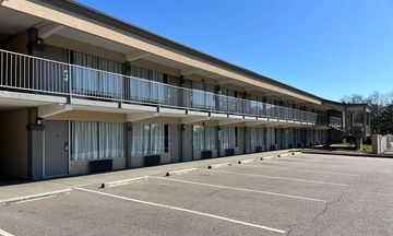 Days Inn by Wyndham Monroe
