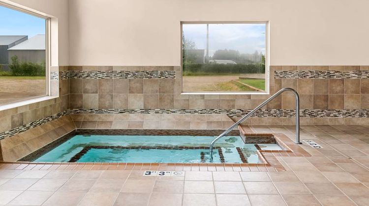 Heartland Inn & Suites Pool