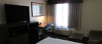 Clarion Pointe Wenatchee Room