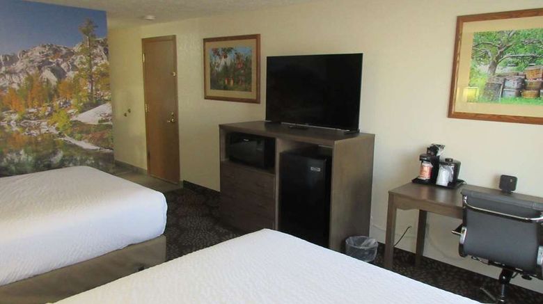 <b>Clarion Pointe Wenatchee Room</b>. Images powered by <a href="https://iceportal.shijigroup.com/" title="IcePortal" target="_blank">IcePortal</a>.