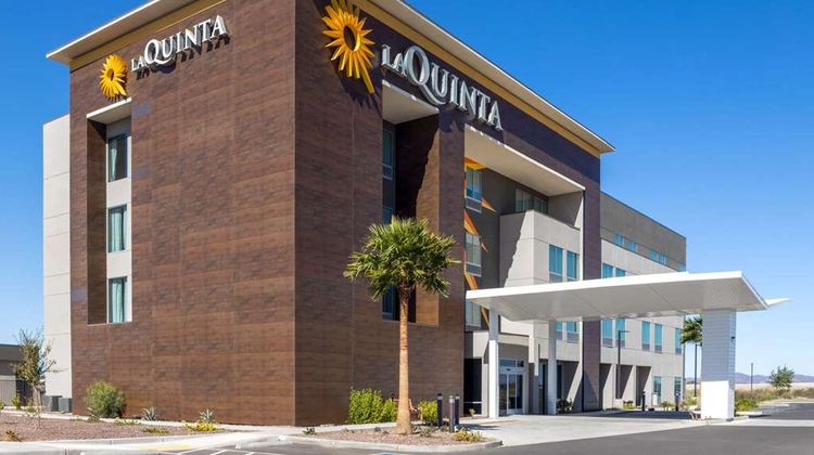 La Quinta Inn & Suites by Wyndham Yuma Exterior