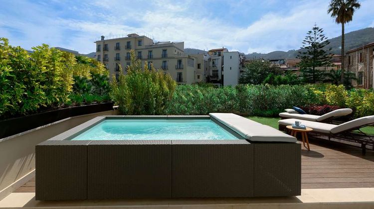 Ara Maris Pool