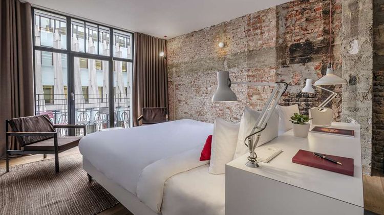 9Hotel Central Suite