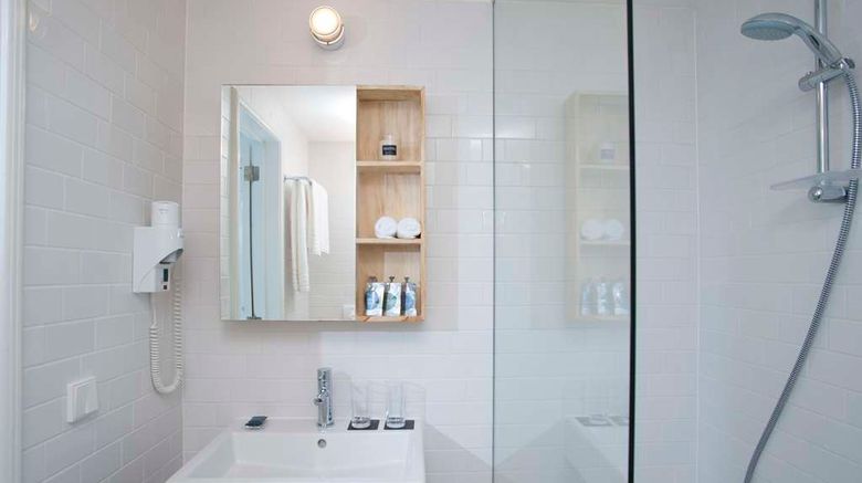 <b>9Hotel Central Room</b>. Images powered by <a href="https://iceportal.shijigroup.com/" title="IcePortal" target="_blank">IcePortal</a>.