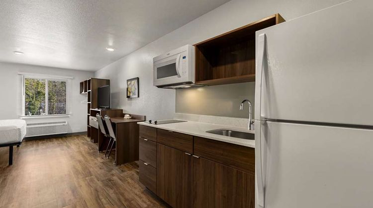 WoodSpring Suites Yorktown Newport News Room