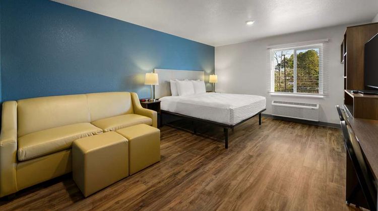 WoodSpring Suites Yorktown Newport News Room