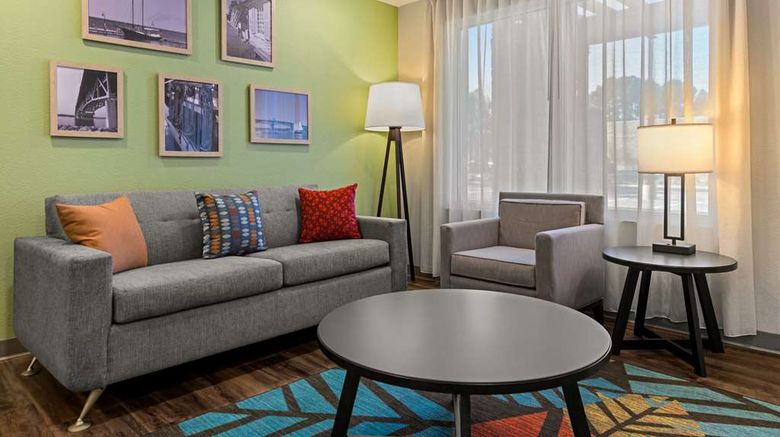 <b>WoodSpring Suites Yorktown Newport News Lobby</b>. Images powered by <a href="https://iceportal.shijigroup.com/" title="IcePortal" target="_blank">IcePortal</a>.