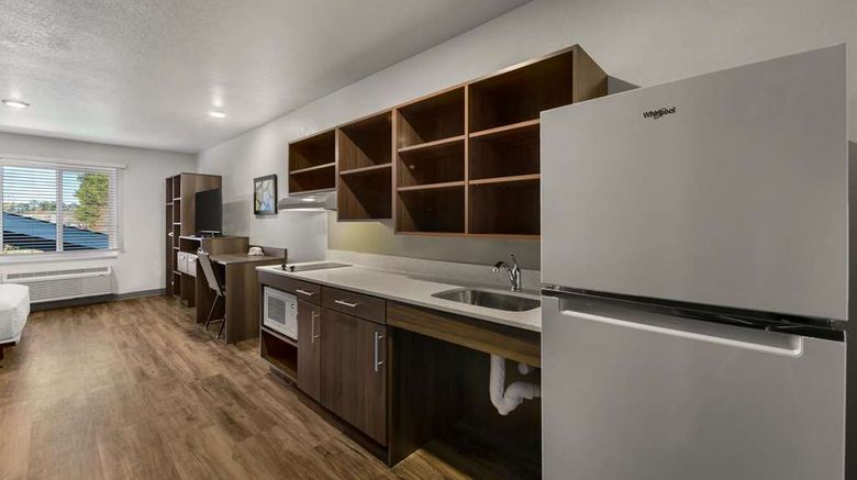 <b>WoodSpring Suites Yorktown Newport News Room</b>. Images powered by <a href="https://iceportal.shijigroup.com/" title="IcePortal" target="_blank">IcePortal</a>.